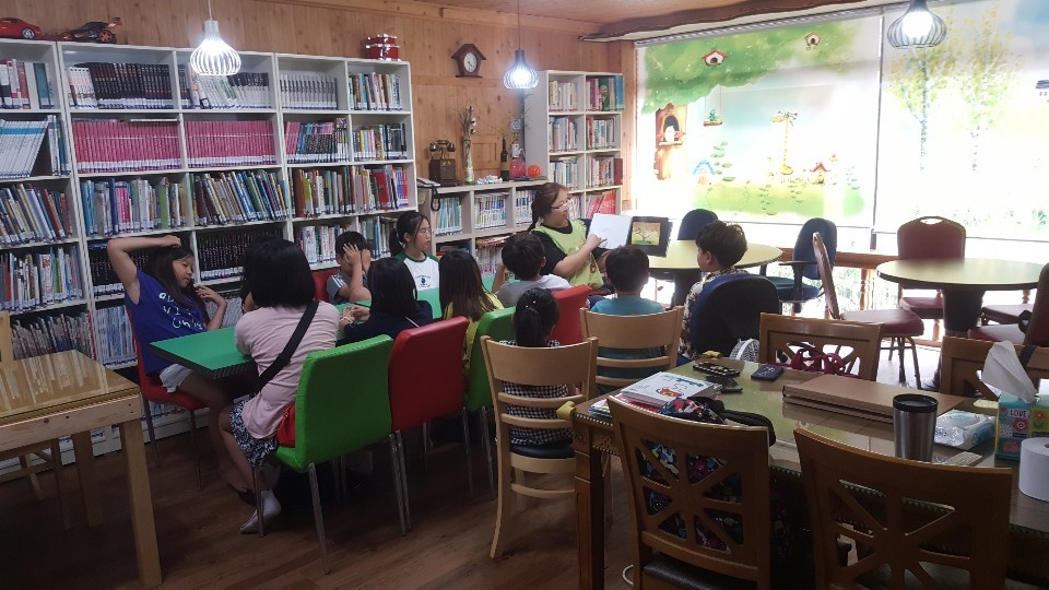 워킹맘자녀 청년여성 멘토링 사업 거점기관 '지혜의샘  작은 도서관'  활동사진