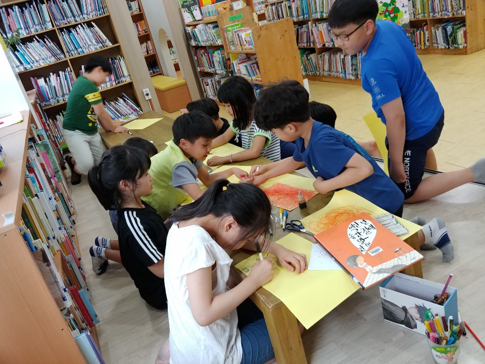 워킹맘자녀 청년여성 멘토링 사업 거점기관 '바람개비 작은 도서관'  활동사진